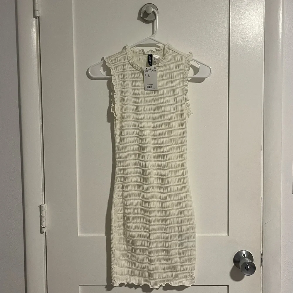 H&M Cream Ruffle Mini Dress - Picture 1 of 2